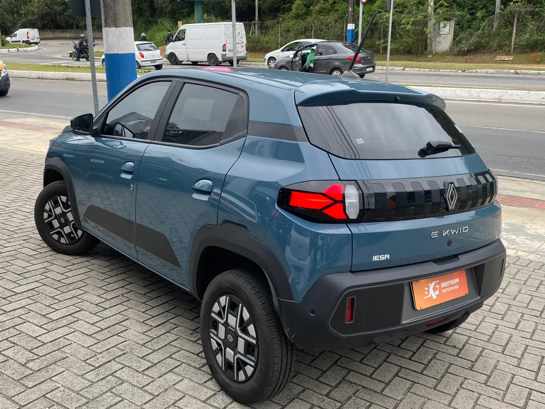 Renault-KWID-KWID E-Tech Techno