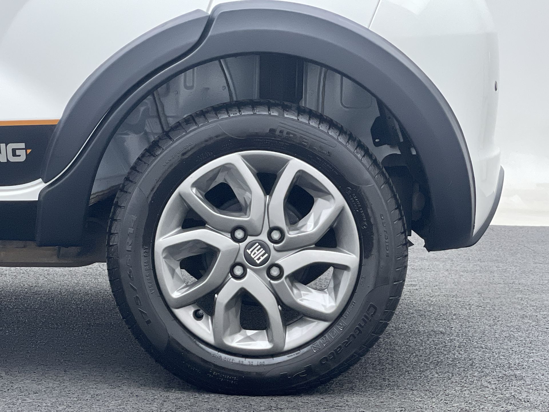 Fiat-MOBI-MOBI TREKKING 1.0 FLEX 4P