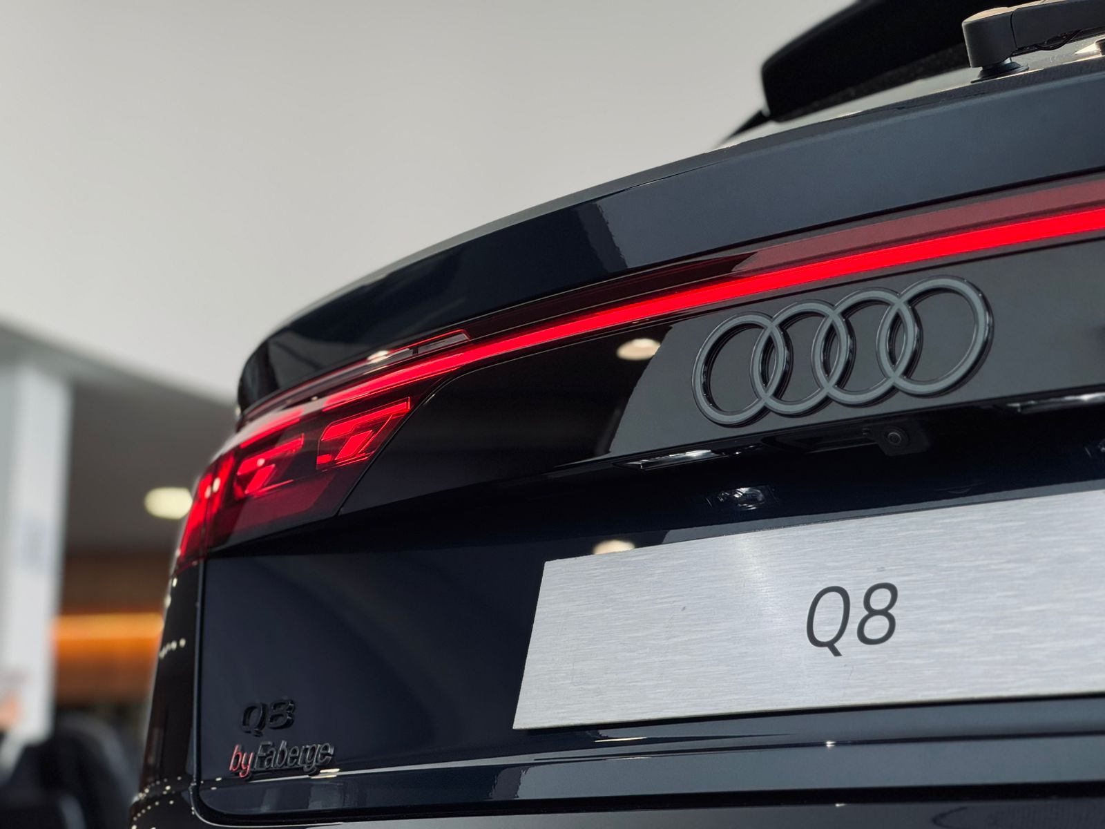 Audi-Q8-Q8 Perf.Black 3.0 TFSI Quat. S-tr/(Híb.)