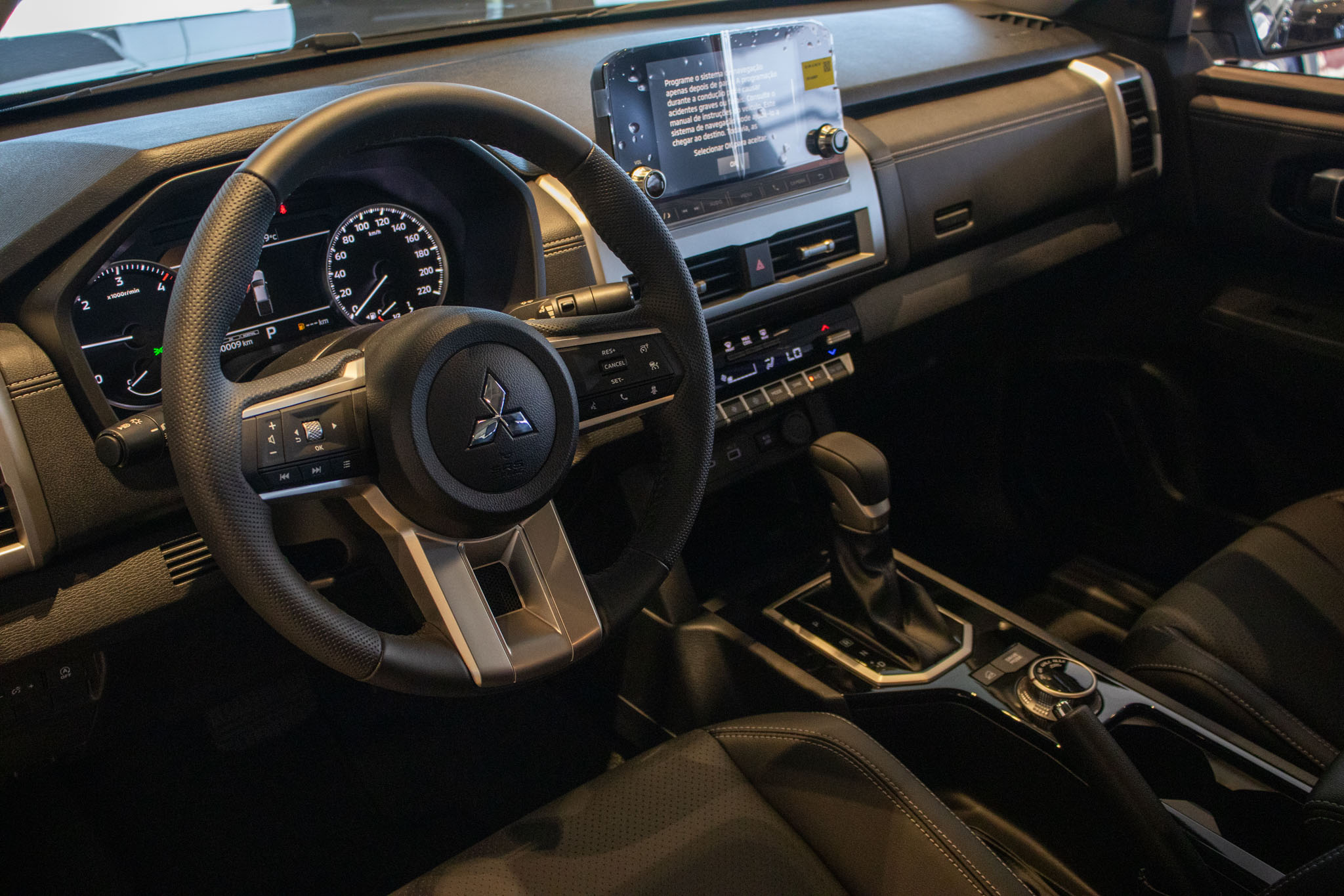 Mitsubishi-Triton-Triton HPE-S 2.4 CD 4x4 TB Diesel Aut.