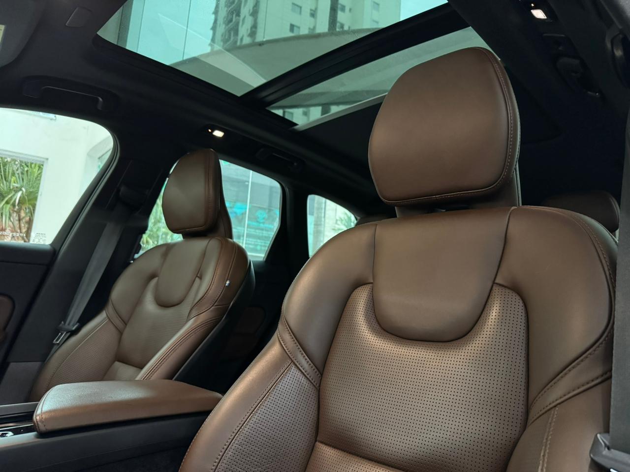 Volvo-XC 60-XC 60 T-8 Ultimate 2.0 AWD (Híbrido)