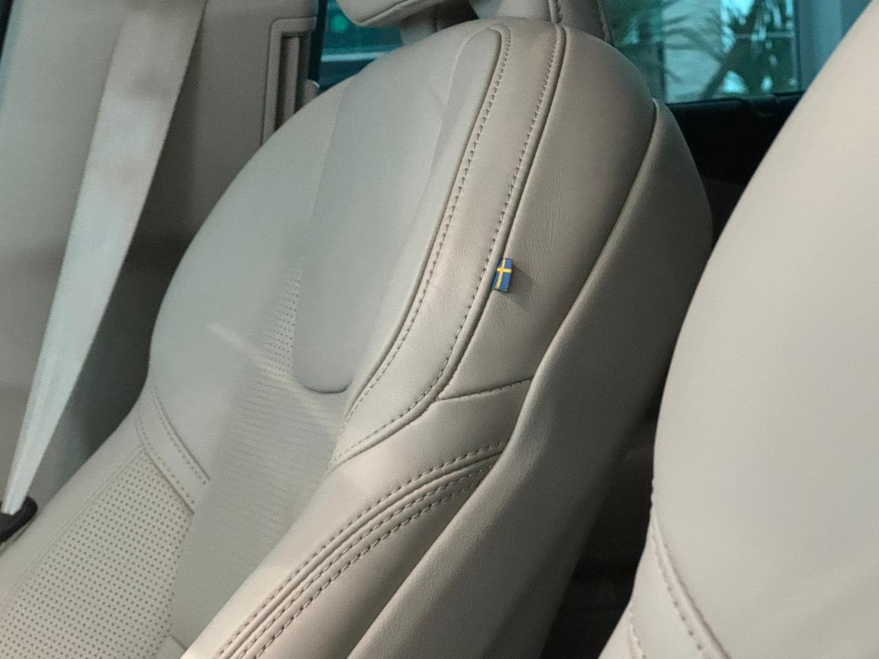 Volvo-XC90-XC90 T8 ULT DARK