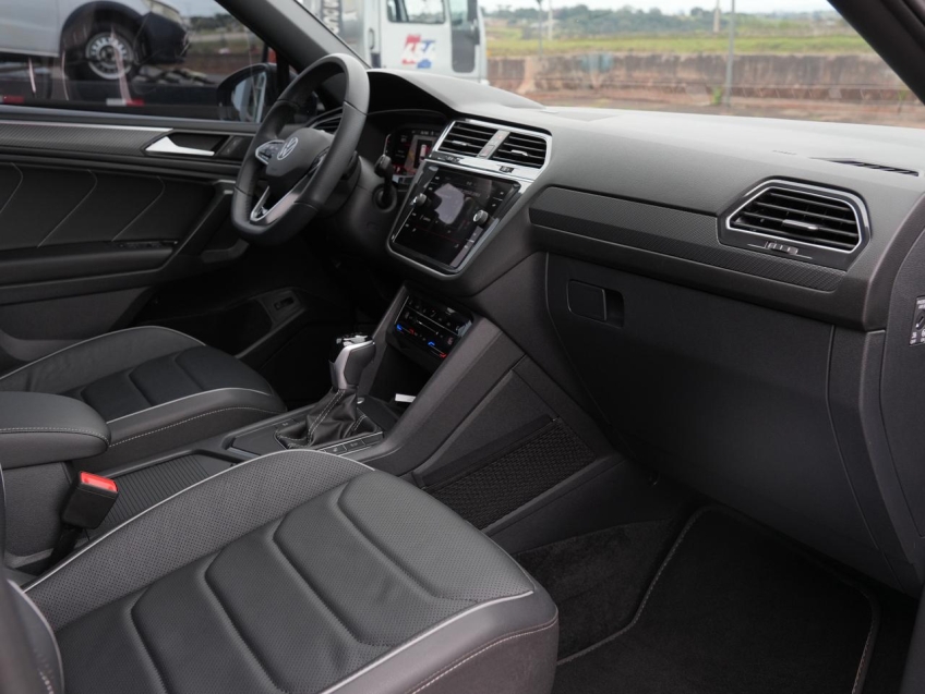Volkswagen-TIGUAN-2.0 300 TSI GASOLINA ALLSPACE R-LINE AUTOMÁTICO