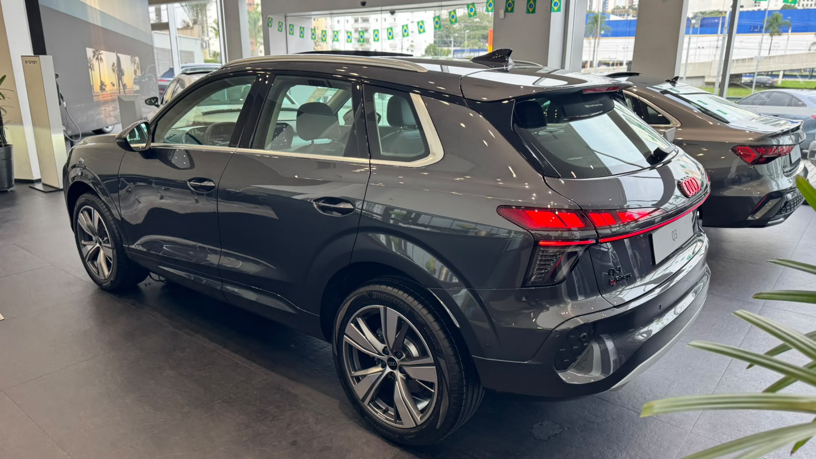 Audi-Q3-Q3 Lauch Edition 2.0 TFSI Quattro S Tronic
