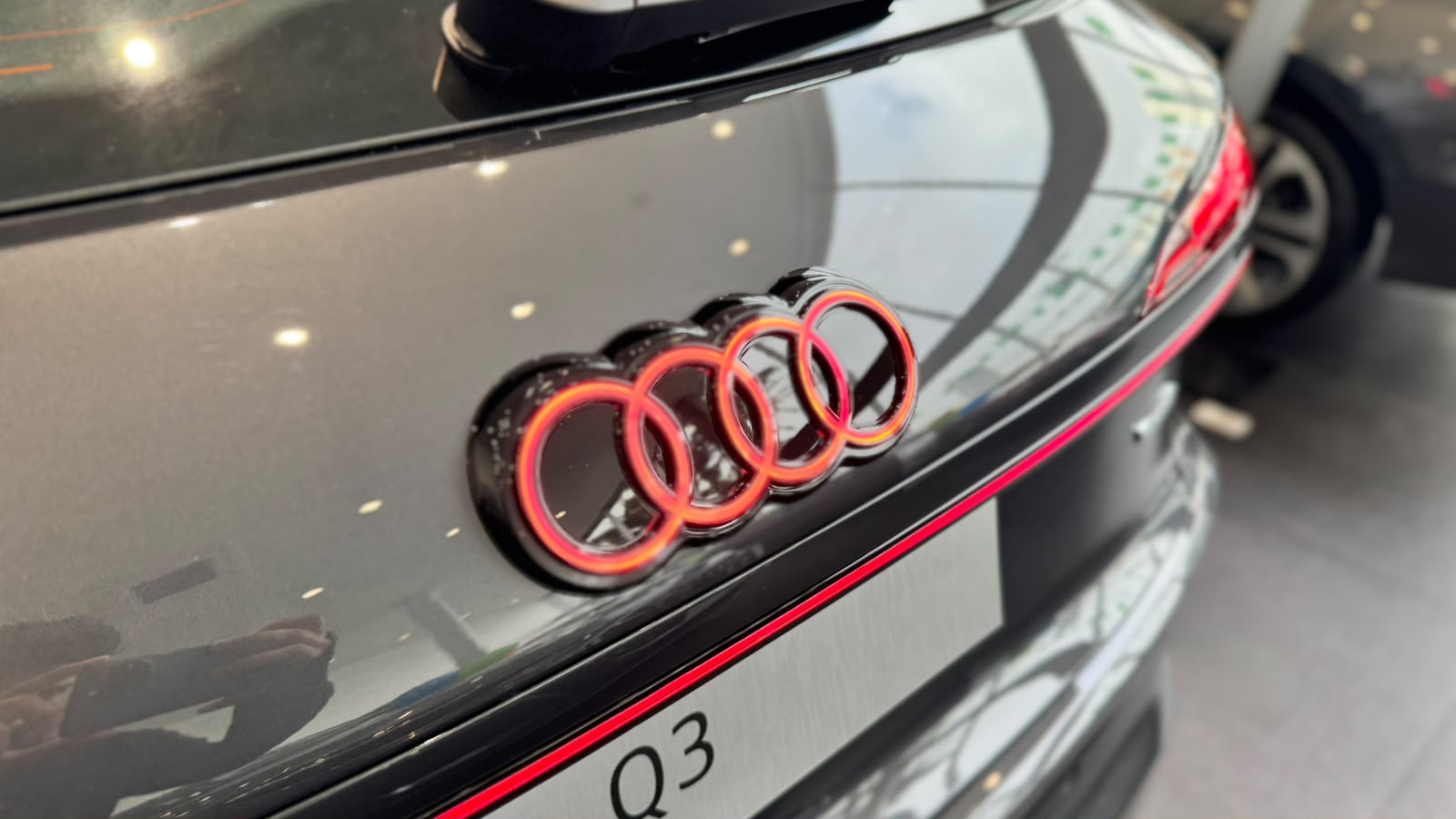 Audi-Q3-Q3 Lauch Edition 2.0 TFSI Quattro S Tronic