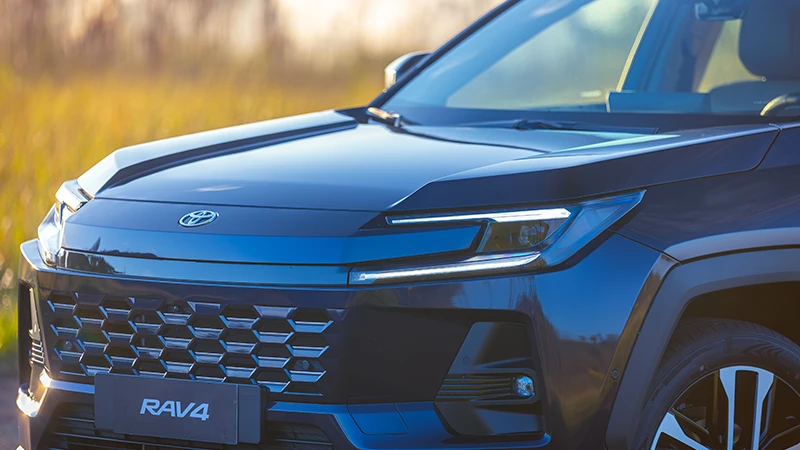 RAV4 2026: versão S ou SX? Qual vale mais para o seu perfil
