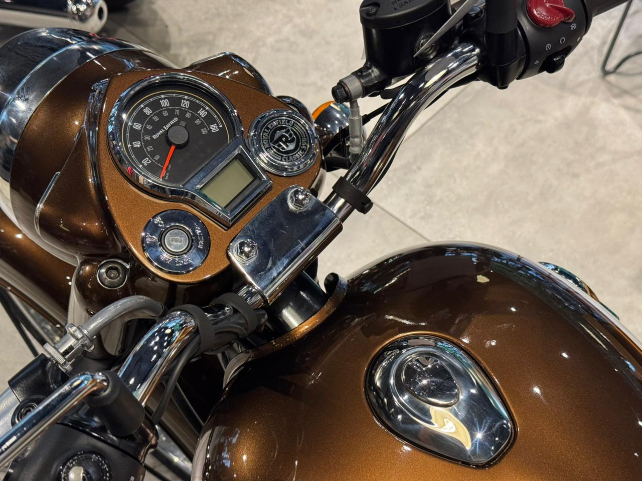 Royal Enfield-Classic-Classic Chrome 350cc ABS