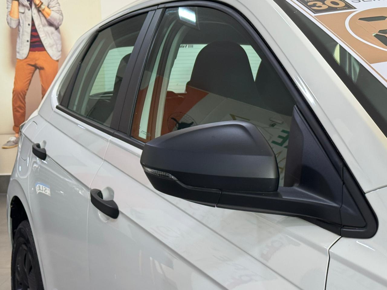 Volkswagen-Polo-Polo Track 1.0 Flex 12V 5p