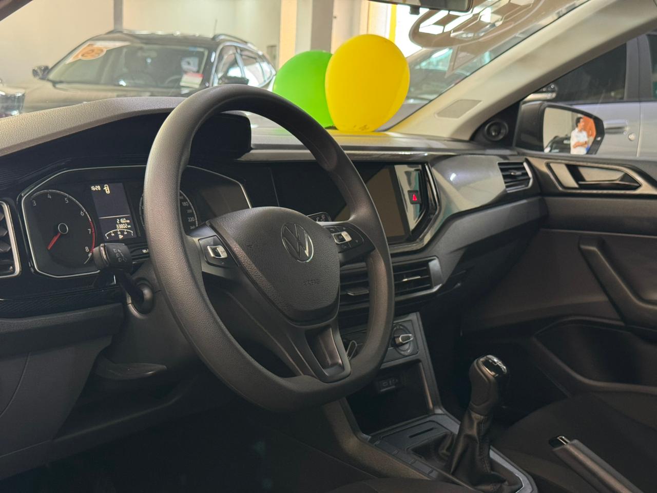 Volkswagen-Polo-Polo Track 1.0 Flex 12V 5p