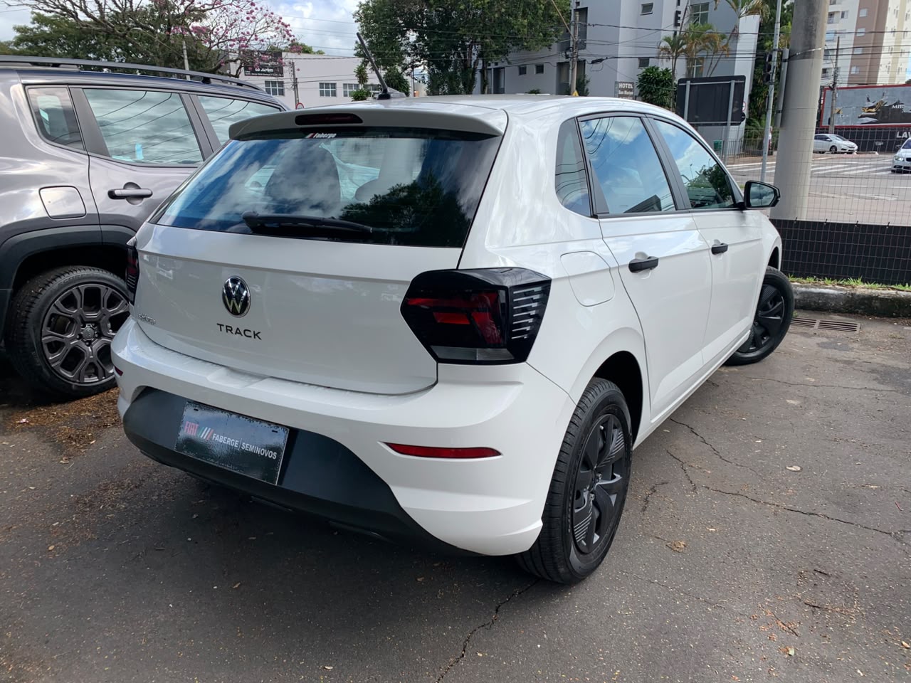 Volkswagen-Polo-Polo Track 1.0 Flex 12V 5p