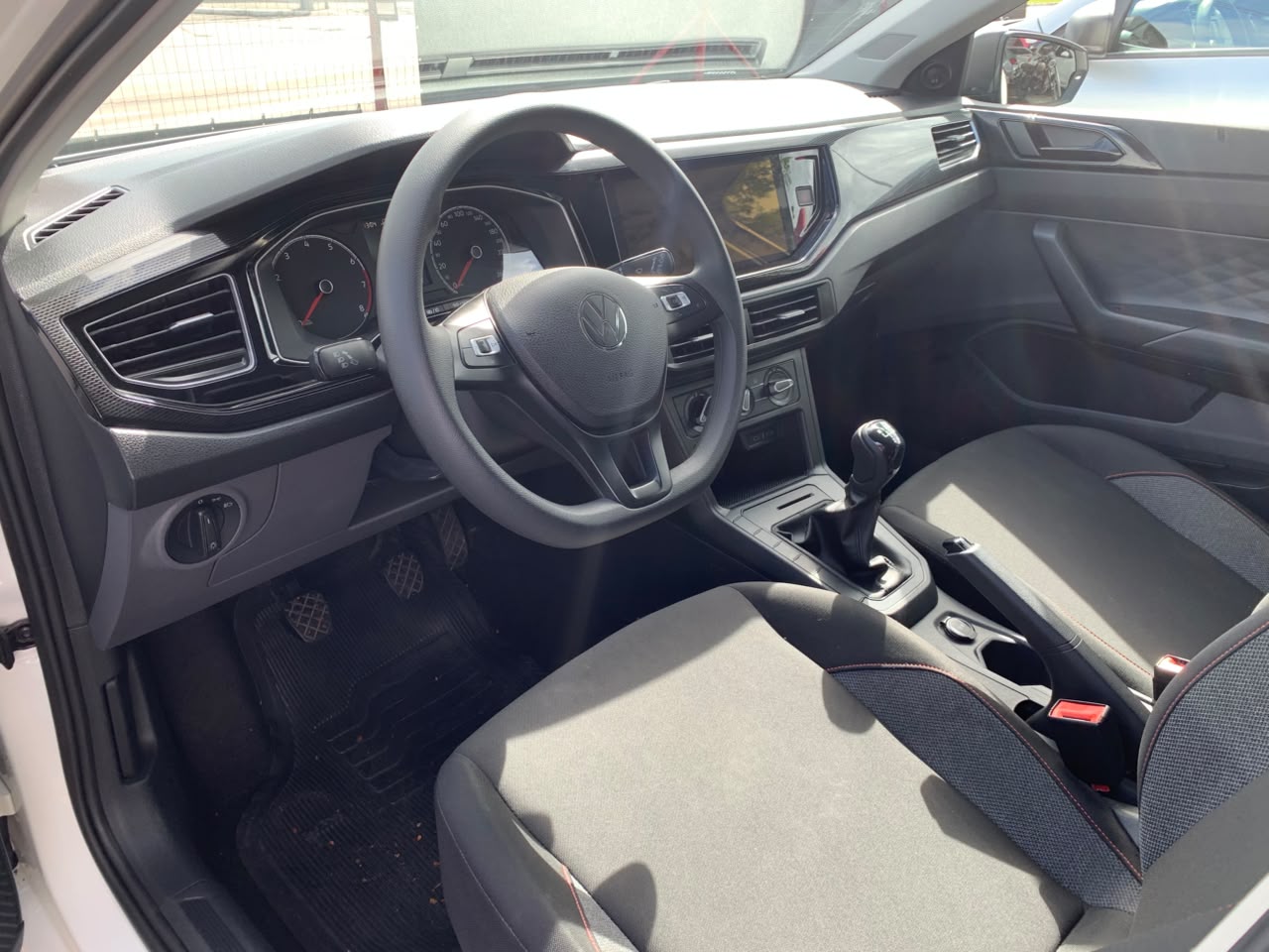 Volkswagen-Polo-Polo Track 1.0 Flex 12V 5p