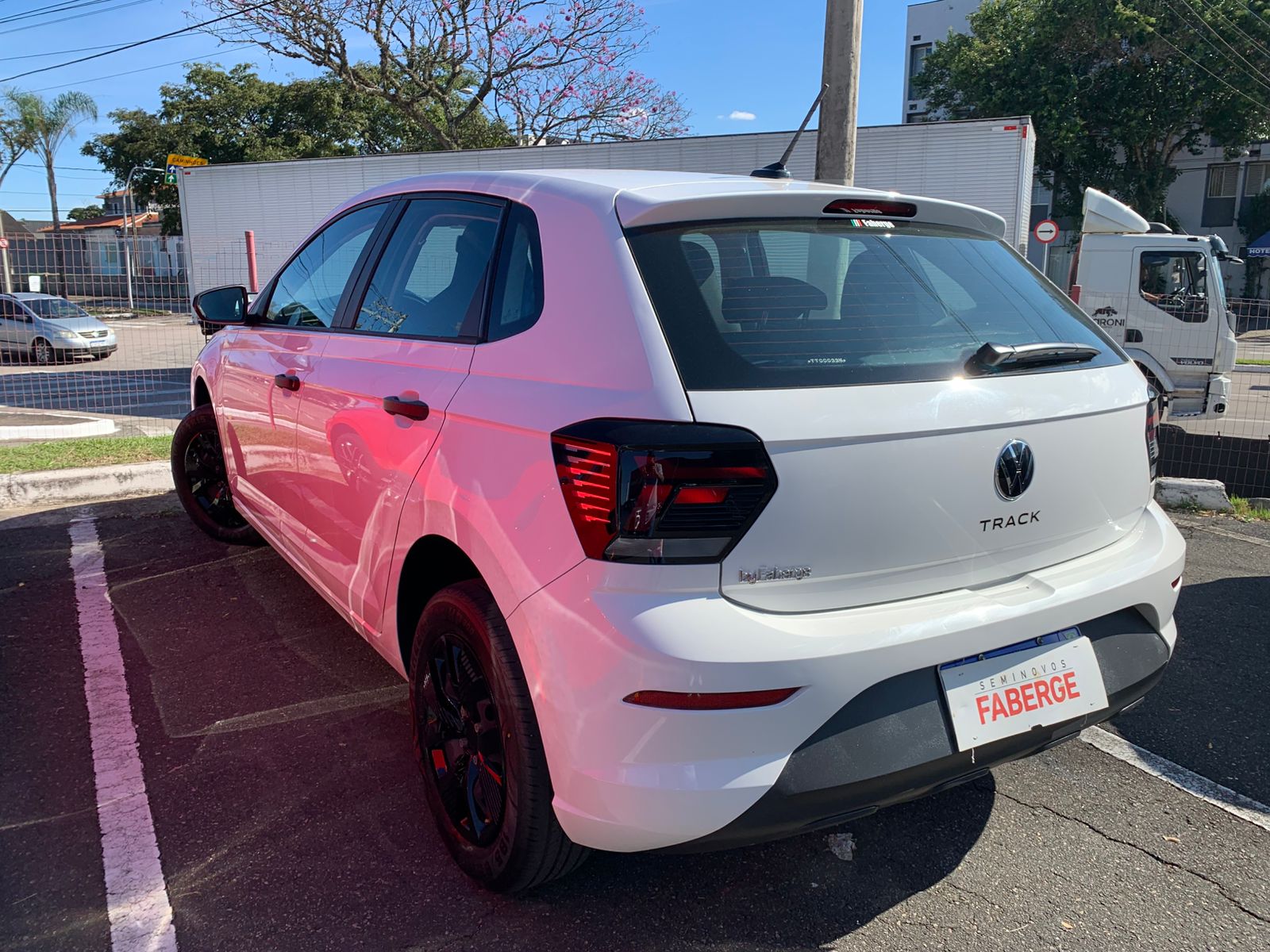 Volkswagen-Polo-Polo Track 1.0 Flex 12V 5p