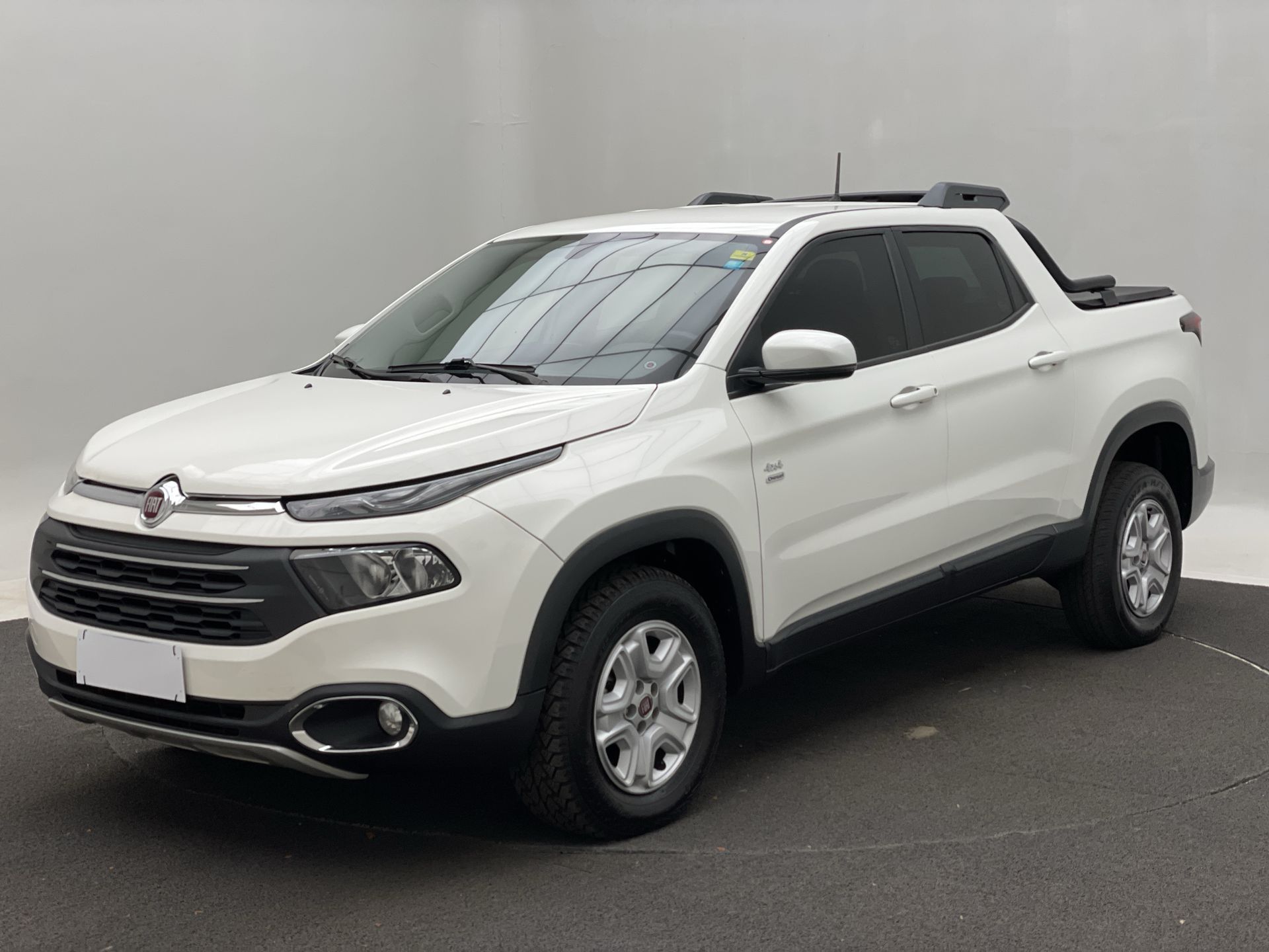 Fiat-TORO-Toro Freedom 2.0 16V 4x4 TB Diesel Mec.