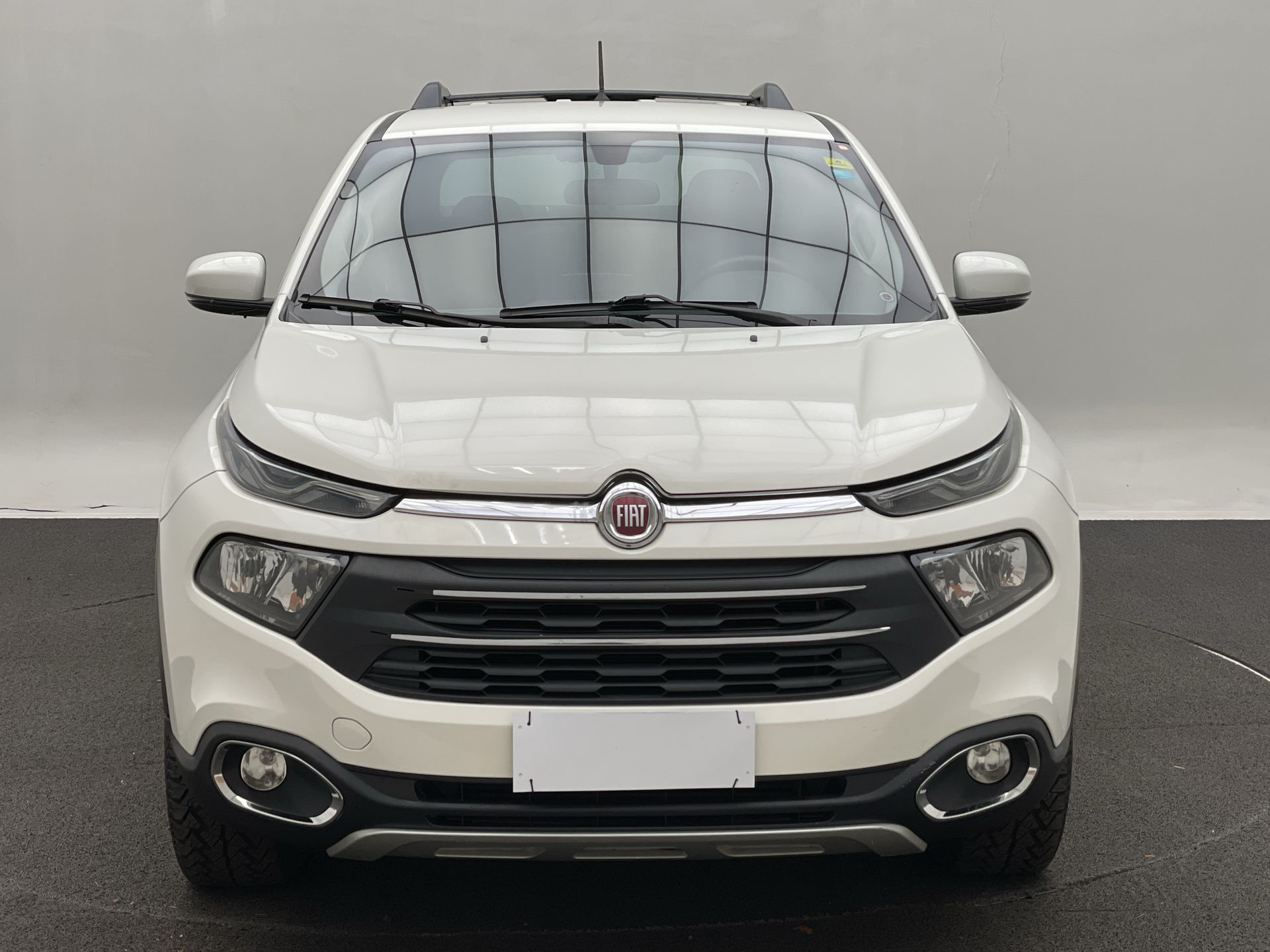 Fiat-TORO-Toro Freedom 2.0 16V 4x4 TB Diesel Mec.