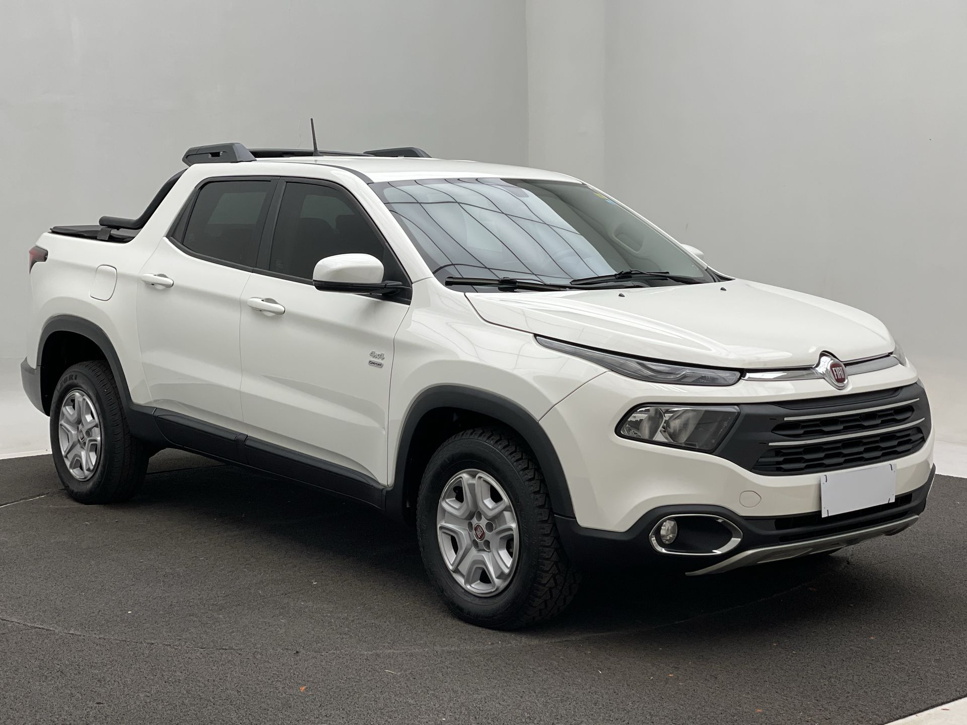 Fiat-TORO-Toro Freedom 2.0 16V 4x4 TB Diesel Mec.