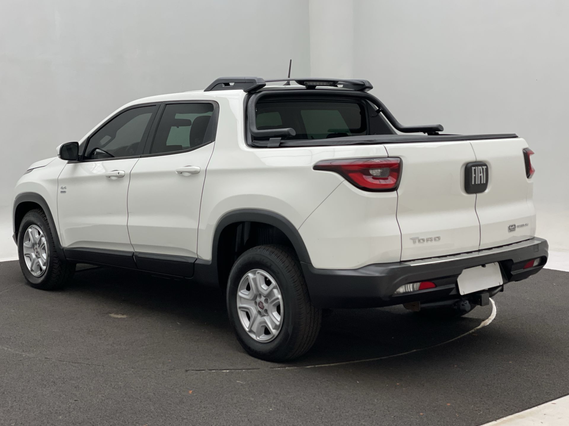 Fiat-TORO-Toro Freedom 2.0 16V 4x4 TB Diesel Mec.