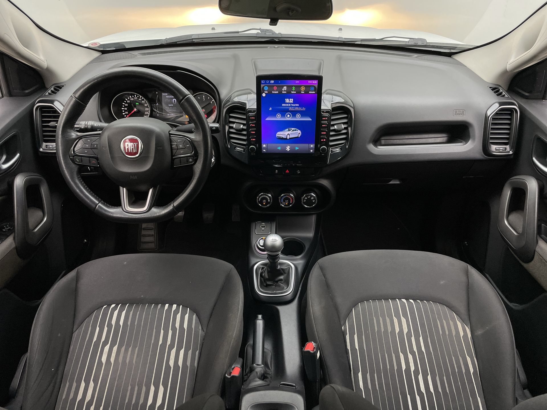 Fiat-TORO-Toro Freedom 2.0 16V 4x4 TB Diesel Mec.