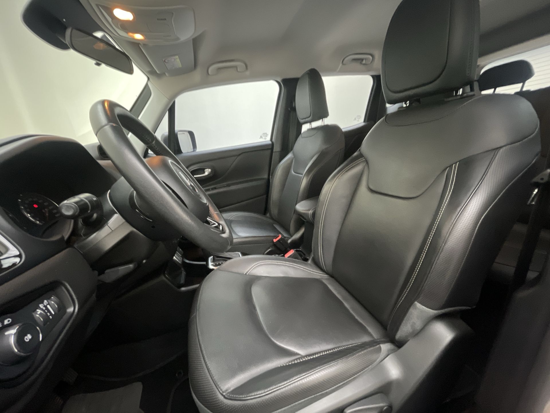 Renegade Sport 1.8 4x2 Flex 16V Aut.