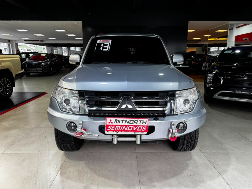 Mitsubishi-PAJERO FULL-3.8 HPE 4X4 V6 24V GASOLINA 2P AUTOMÁTICO