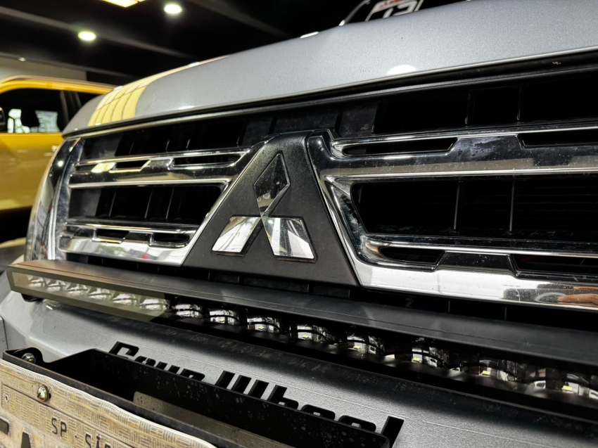 Mitsubishi-PAJERO FULL-3.8 HPE 4X4 V6 24V GASOLINA 2P AUTOMÁTICO