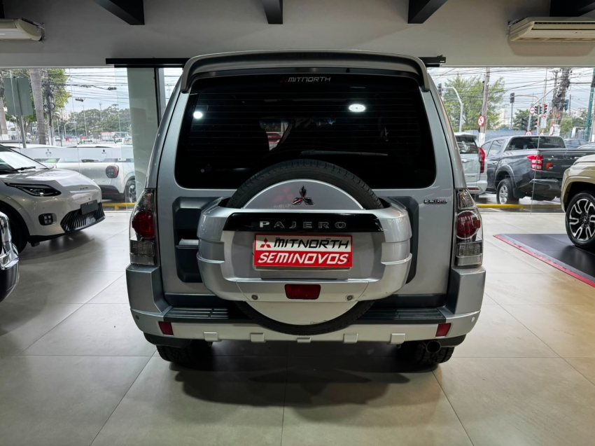 Mitsubishi-PAJERO FULL-3.8 HPE 4X4 V6 24V GASOLINA 2P AUTOMÁTICO