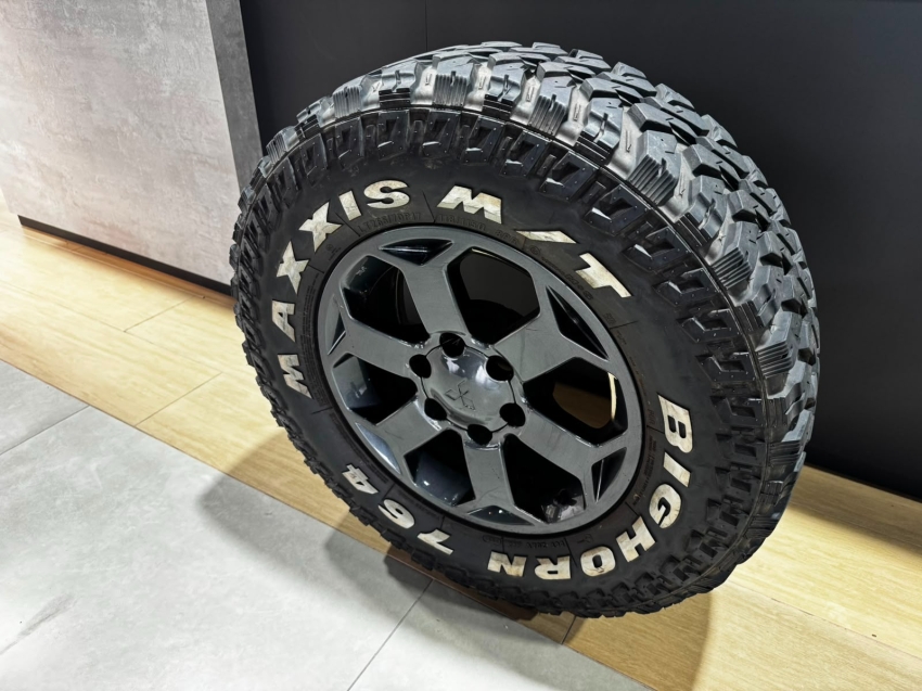 Mitsubishi-PAJERO FULL-3.8 HPE 4X4 V6 24V GASOLINA 2P AUTOMÁTICO