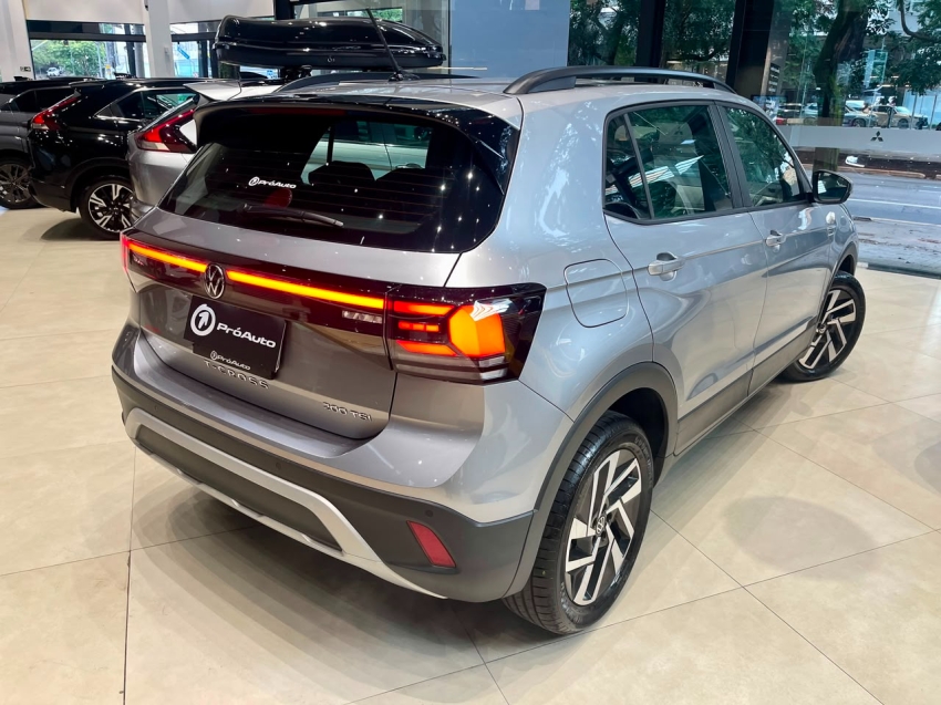 Volkswagen-T-CROSS-1.0 200 TSI TOTAL FLEX COMFORTLINE AUTOMÁTICO