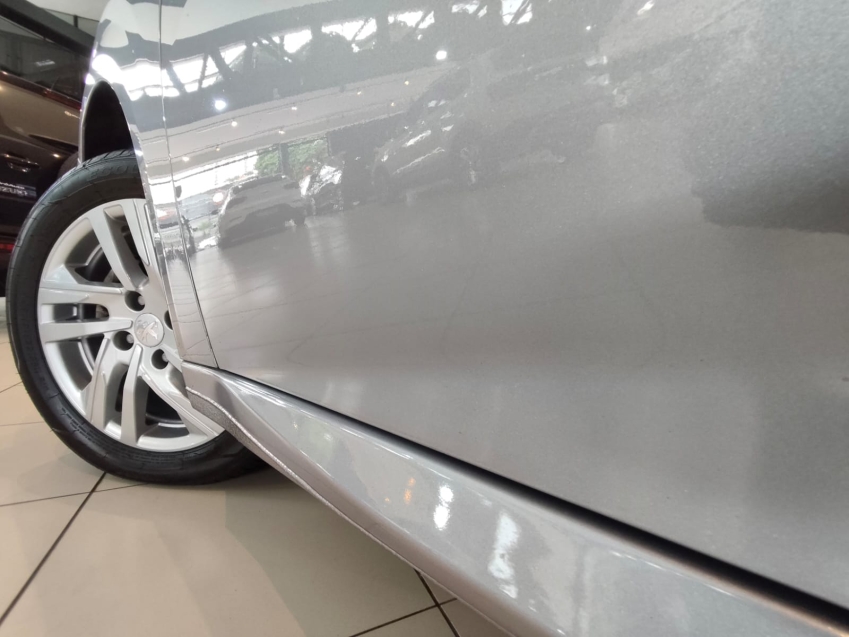 Peugeot-208-1.6 16V FLEX ACTIVE AT6