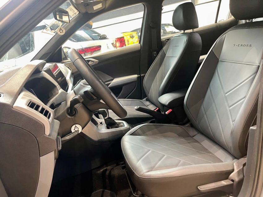 Volkswagen-T-CROSS-1.0 200 TSI TOTAL FLEX COMFORTLINE AUTOMÁTICO