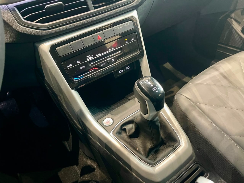 Volkswagen-T-CROSS-1.0 200 TSI TOTAL FLEX COMFORTLINE AUTOMÁTICO