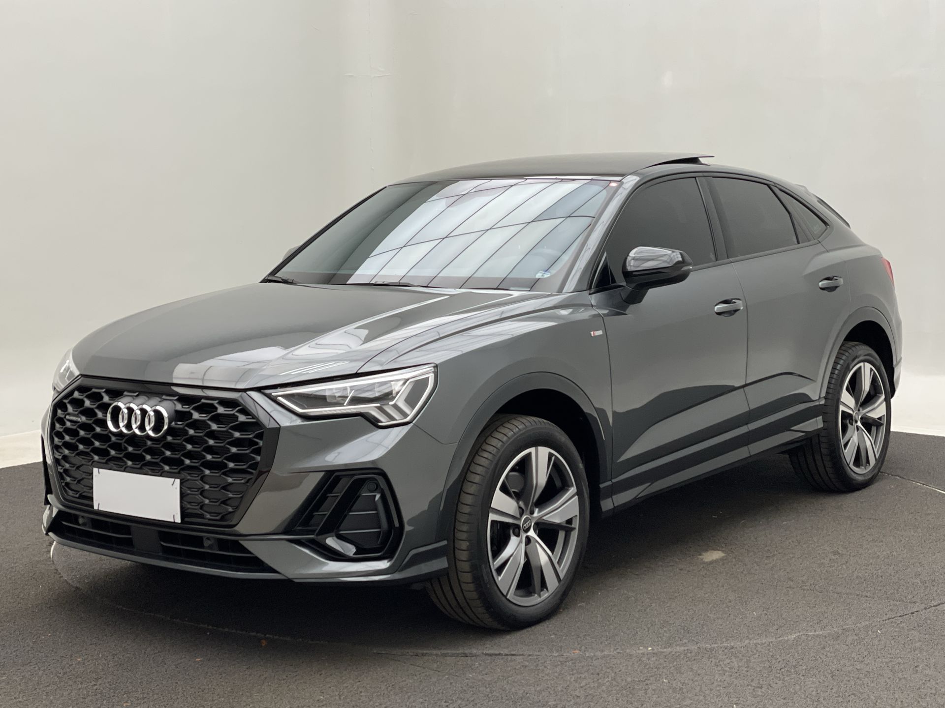 Q3 SPB Perf. Black 2.0 TFSI Tipt. Quat.