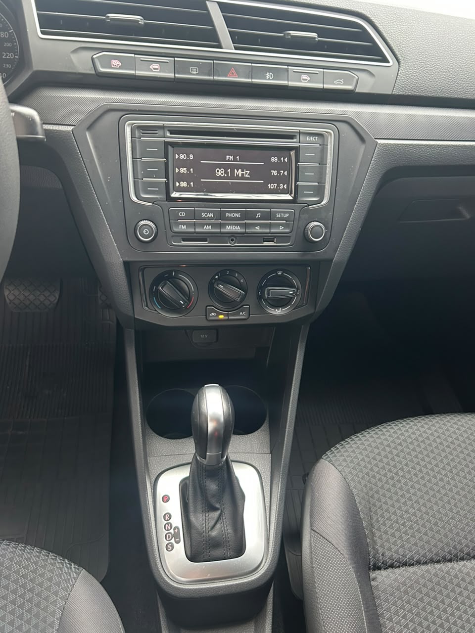 Volkswagen-VOYAGE-VOYAGE 1.6 MSI Flex 16V 4p Aut.