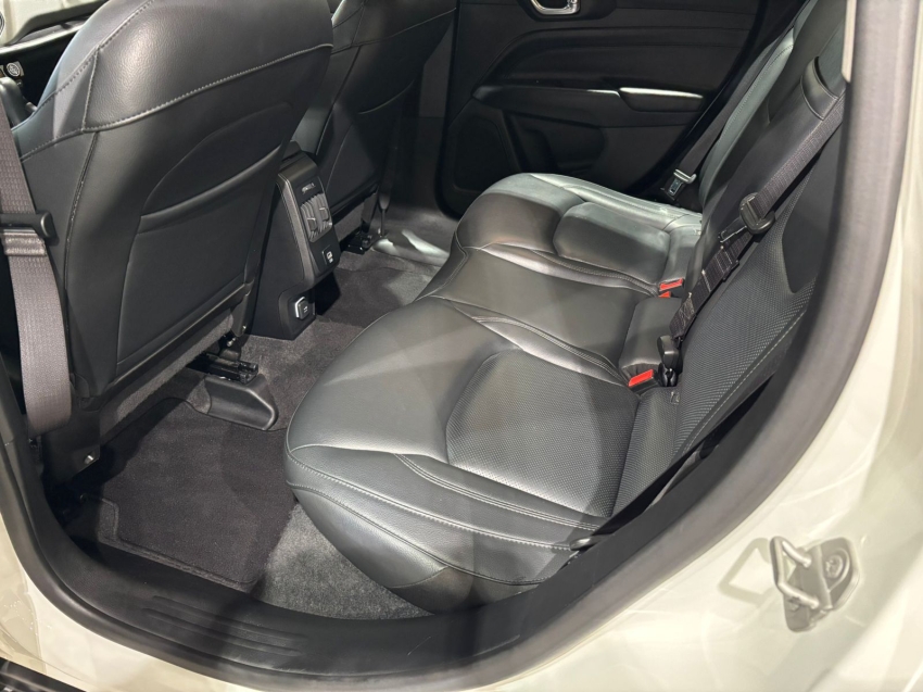 Jeep-COMPASS-1.3 T270 TURBO FLEX LONGITUDE AT6