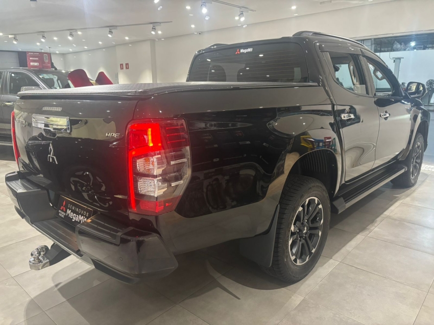 Mitsubishi-L200 TRITON-2.4 16V TURBO DIESEL SPORT HPE CD 4P 4X4 AUTOMÁTICO