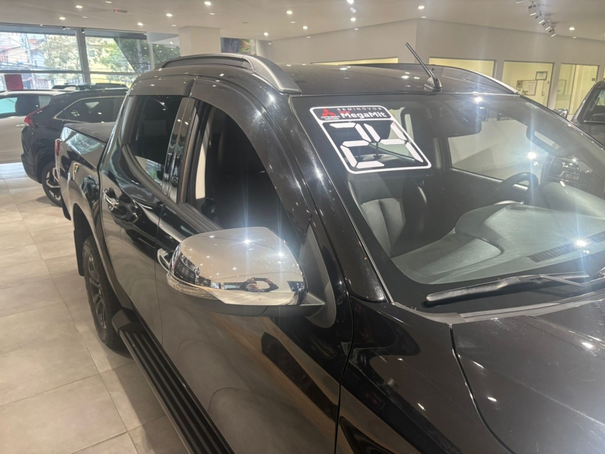 Mitsubishi-L200 TRITON-2.4 16V TURBO DIESEL SPORT HPE CD 4P 4X4 AUTOMÁTICO