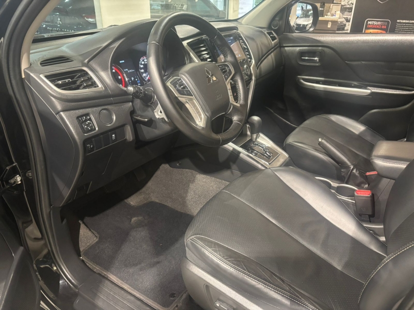Mitsubishi-L200 TRITON-2.4 16V TURBO DIESEL SPORT HPE CD 4P 4X4 AUTOMÁTICO