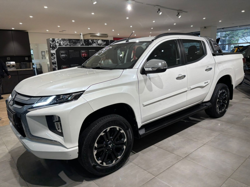 Mitsubishi-L200 TRITON-2.4 16V TURBO DIESEL SPORT HPE CD 4P 4X4 AUTOMÁTICO