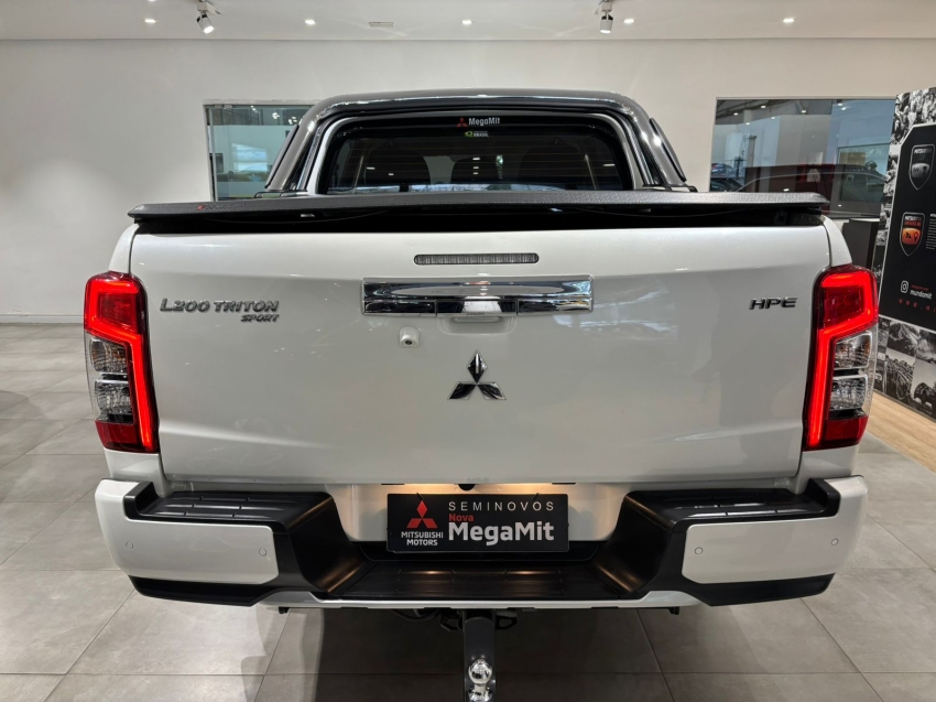 Mitsubishi-L200 TRITON-2.4 16V TURBO DIESEL SPORT HPE CD 4P 4X4 AUTOMÁTICO