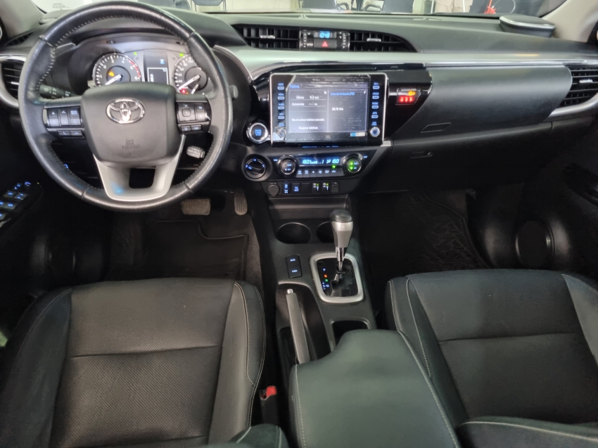 Toyota-HILUX-2.8 D-4D TURBO DIESEL CD SRX LIMITED 4X4 AUTOMÁTICO