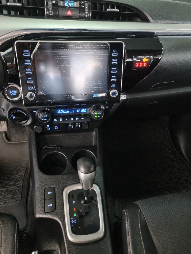 Toyota-HILUX-2.8 D-4D TURBO DIESEL CD SRX LIMITED 4X4 AUTOMÁTICO