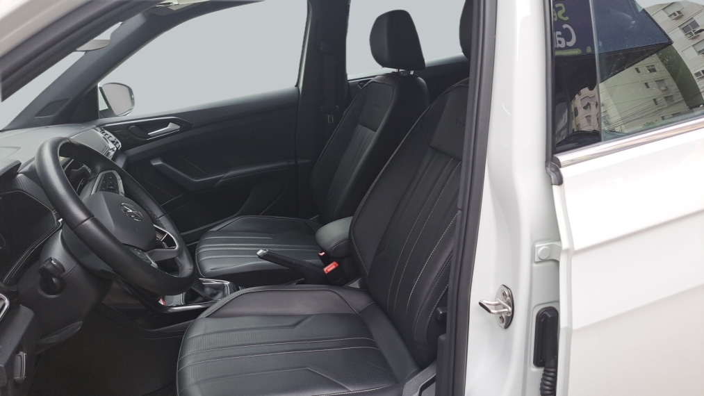 Volkswagen-T-CROSS-1.4 250 TSI TOTAL FLEX HIGHLINE AUTOMÁTICO