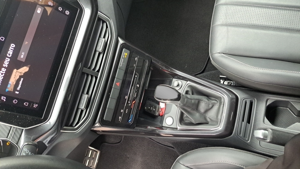 Volkswagen-T-CROSS-1.4 250 TSI TOTAL FLEX HIGHLINE AUTOMÁTICO