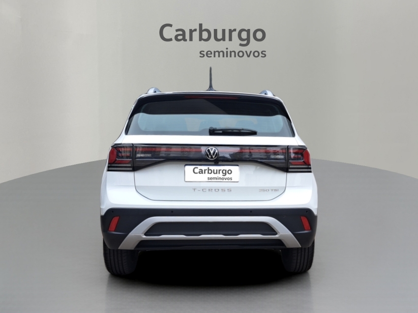 Volkswagen-T-CROSS-1.4 250 TSI TOTAL FLEX HIGHLINE AUTOMÁTICO