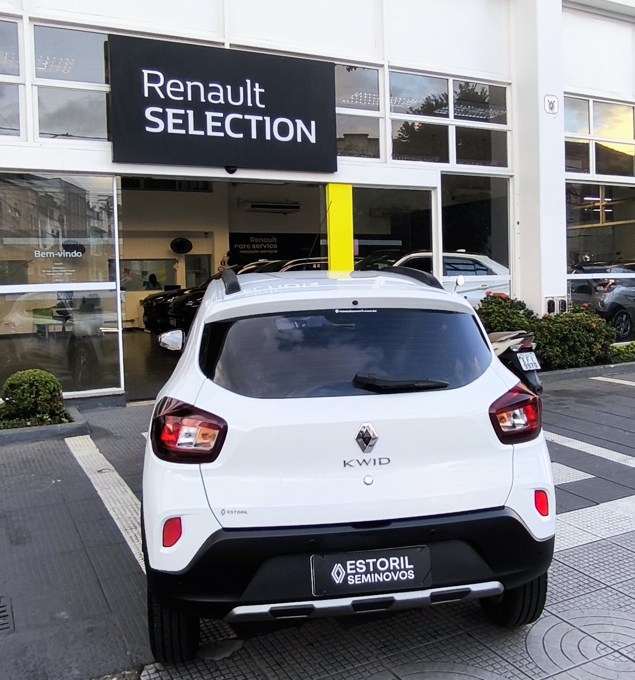Renault-KWID-KWID OUTSIDER 1.0 Flex 12V 5p Mec.