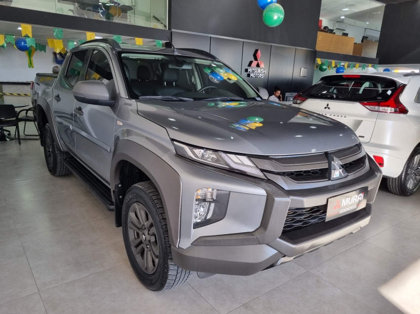 Mitsubishi-L200 TRITON-2.4 16V TURBO DIESEL SPORT OUTDOOR PLUS CD 4P 4X4 AUTOMÁTICO
