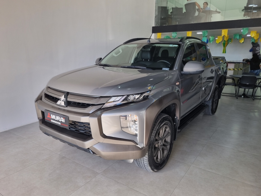 Mitsubishi-L200 TRITON-2.4 16V TURBO DIESEL SPORT OUTDOOR PLUS CD 4P 4X4 AUTOMÁTICO