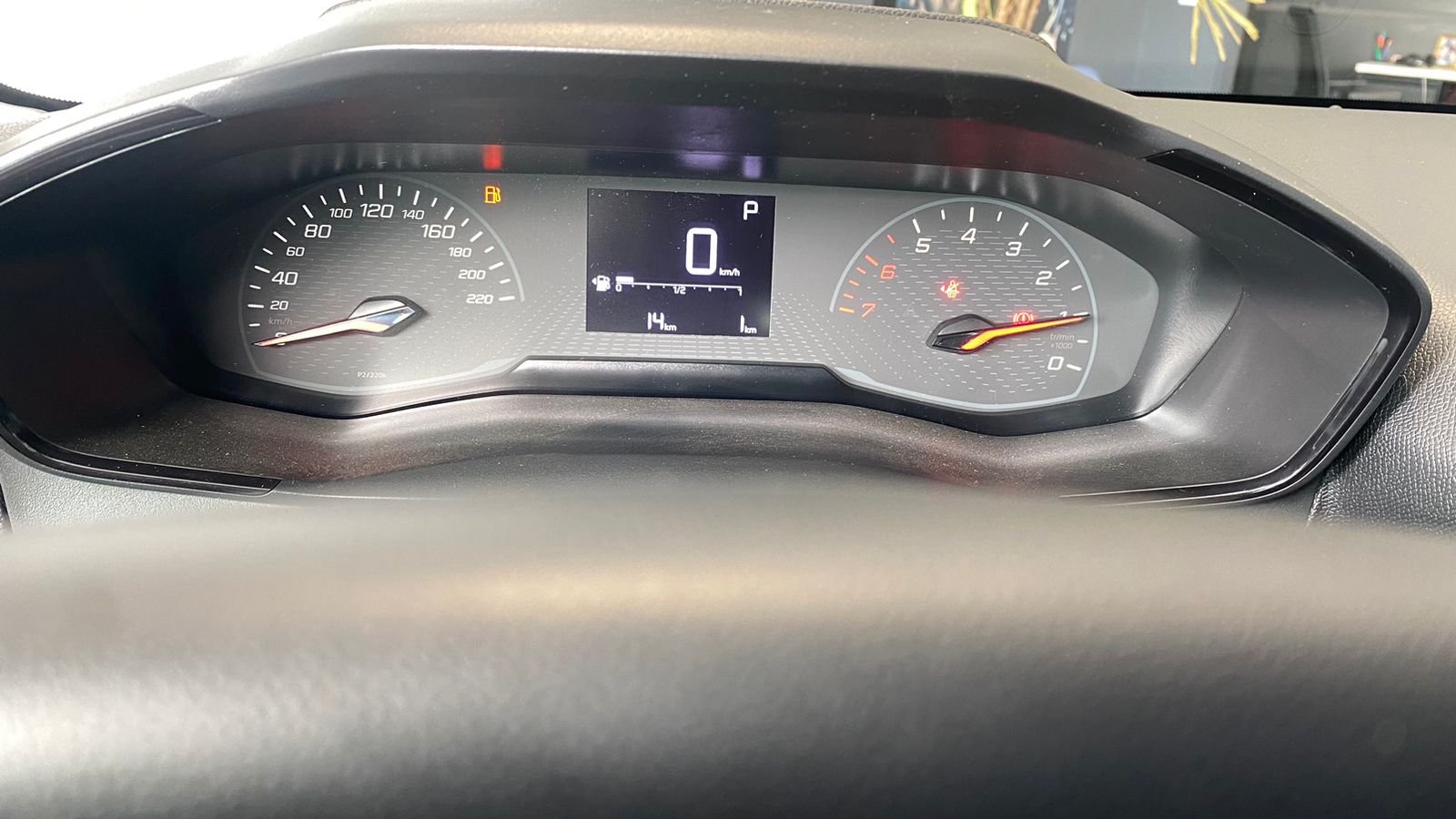 Peugeot-208-208 ACTIVE 1.0 TURBO 200 5P AUT.