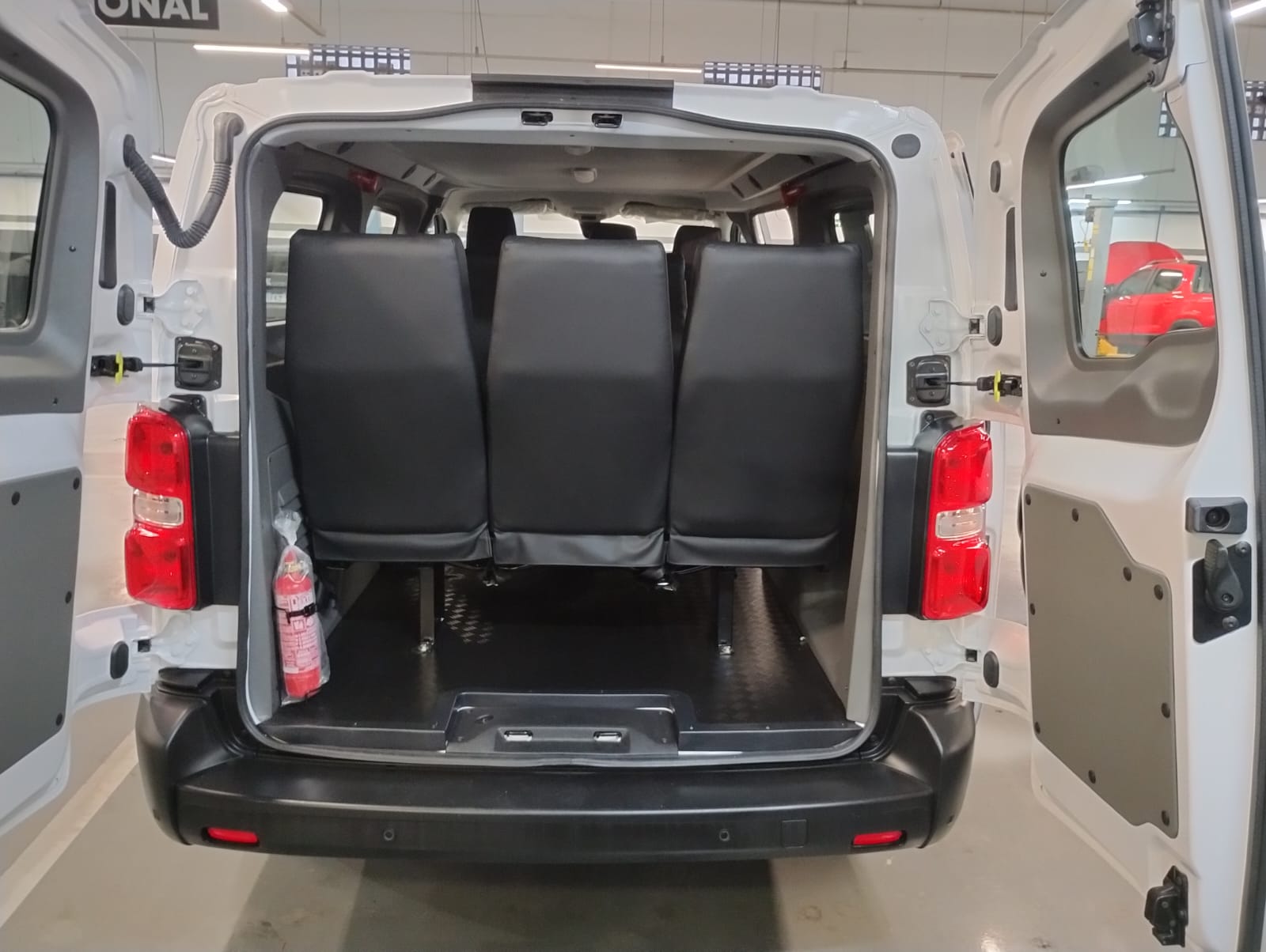 Peugeot-EXPERT-Expert Minibus 1.6 Turbo Diesel