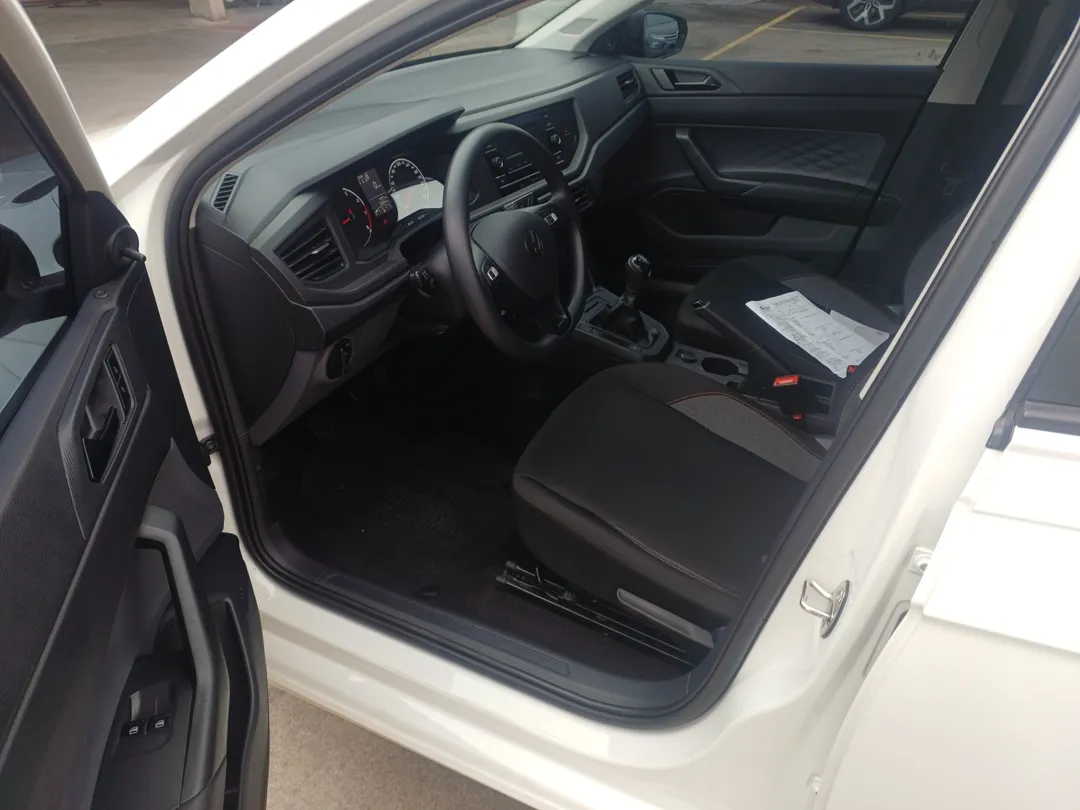 Volkswagen-Polo-Polo Track 1.0 Flex 12V 5p