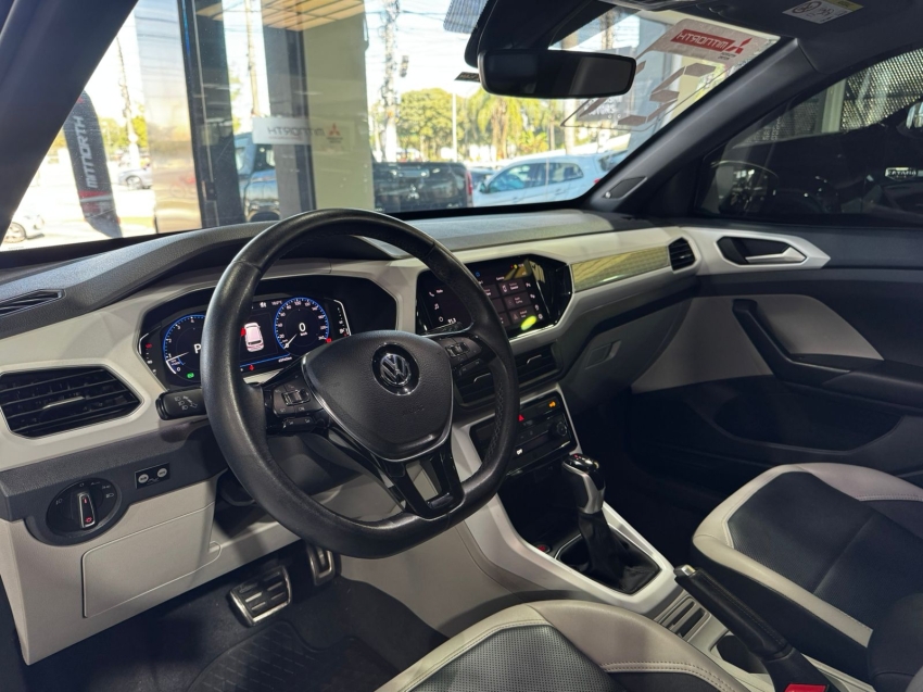 Volkswagen-T-CROSS-1.4 250 TSI TOTAL FLEX HIGHLINE AUTOMÁTICO